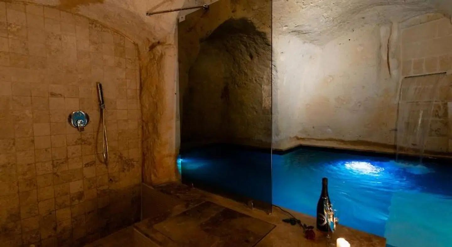 Thymus Residence nei Sassi Hallenbad