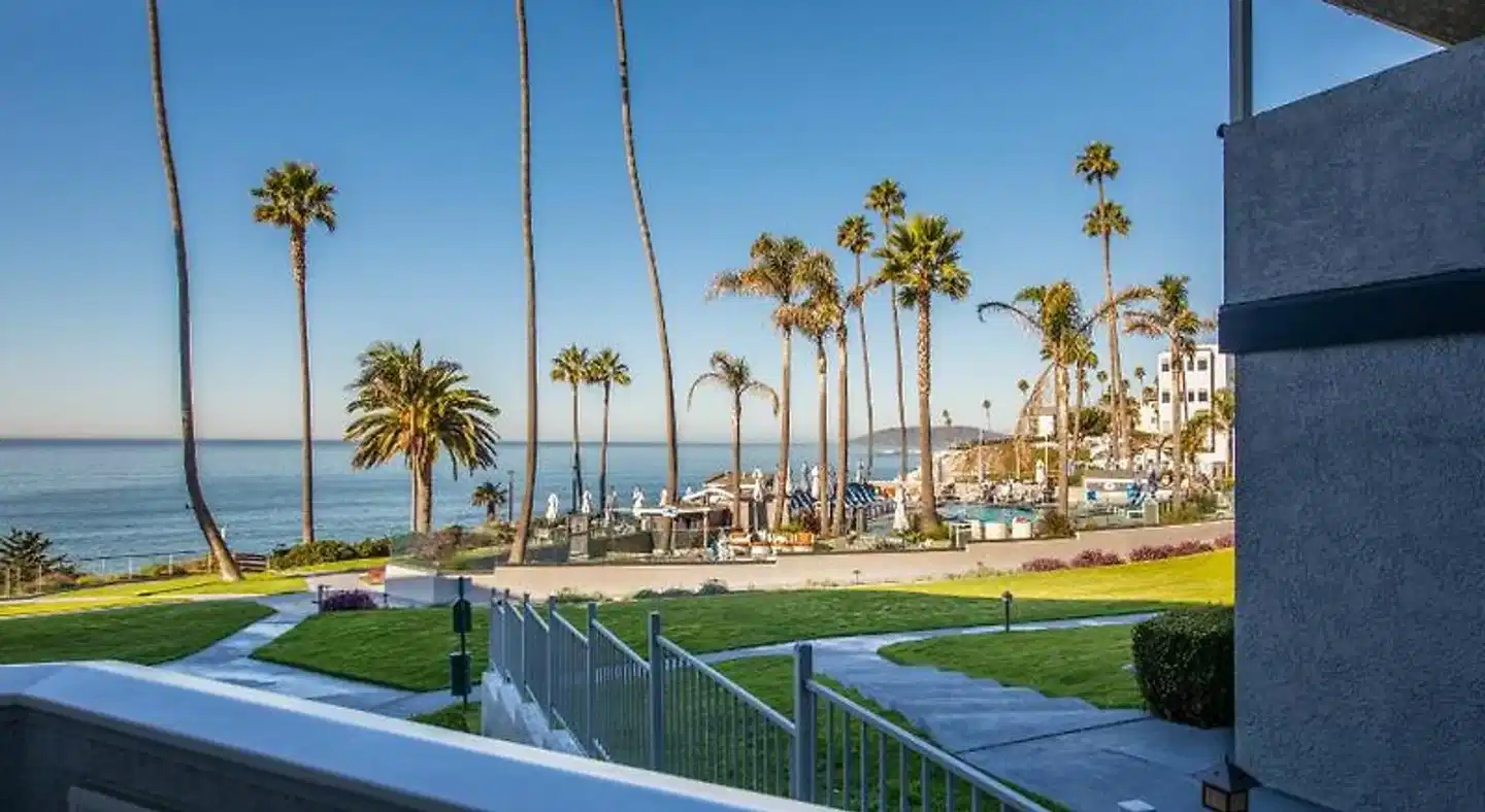 SeaCrest Oceanfront Hotel Terrasse