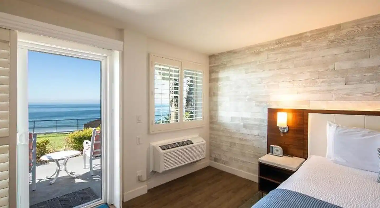 SeaCrest Oceanfront Hotel Badezimmer