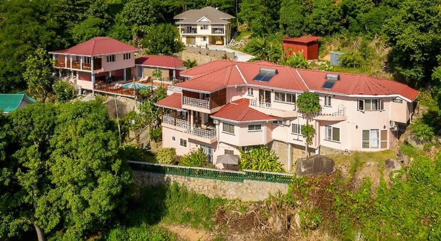 Glacis Heights Villa EXTERIOR