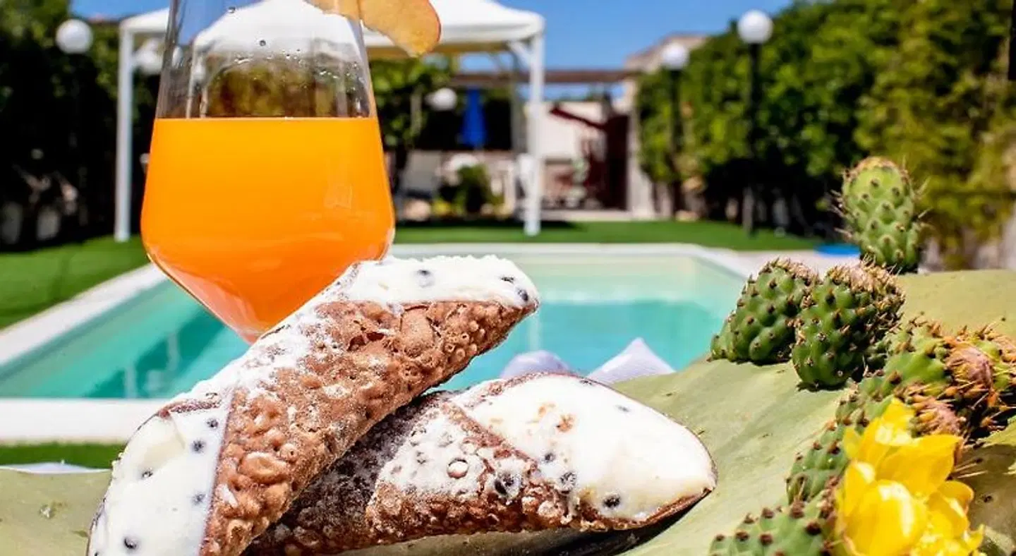 Migair OUTDOOR_POOL