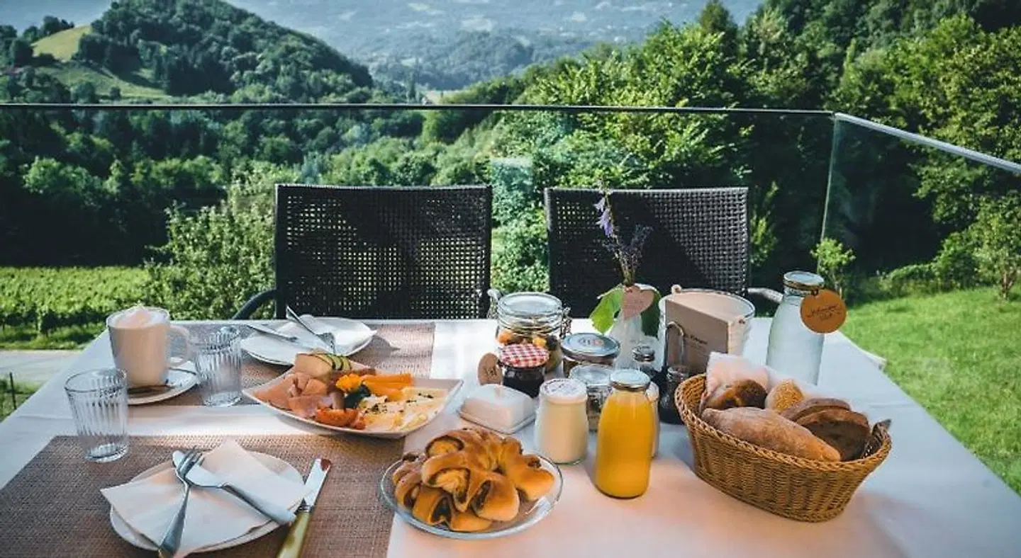 WURZENBERG Hotel Lodges Südsteiermark Terrasse