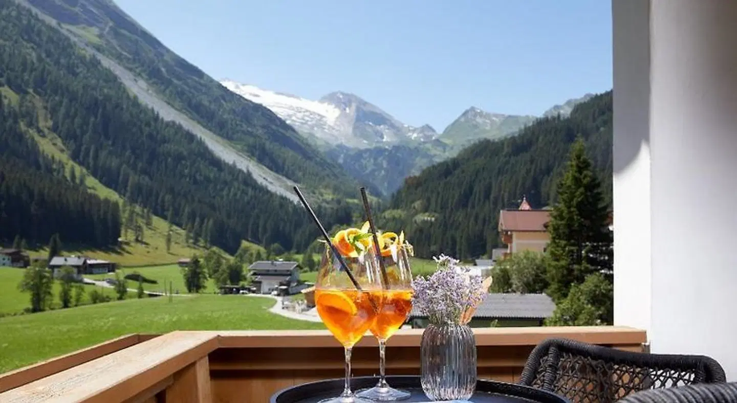ADLER INN Tyrol Mountain Resort Terrasse