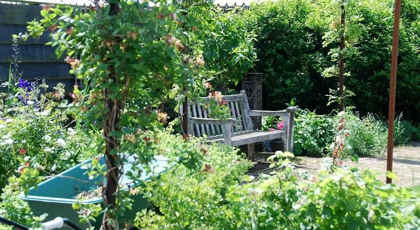 Bed In Waterland Garten