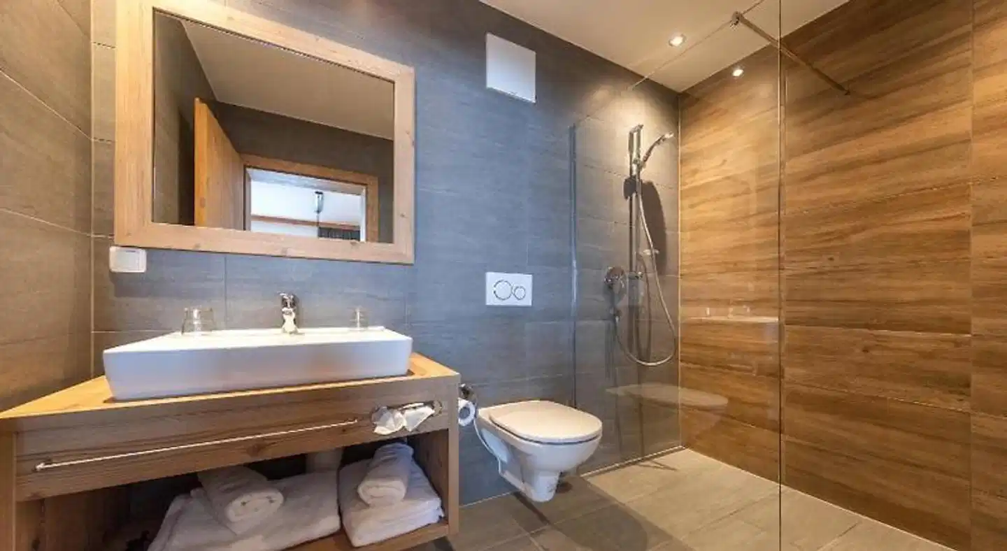 Das Grünholz Aparthotel Badezimmer
