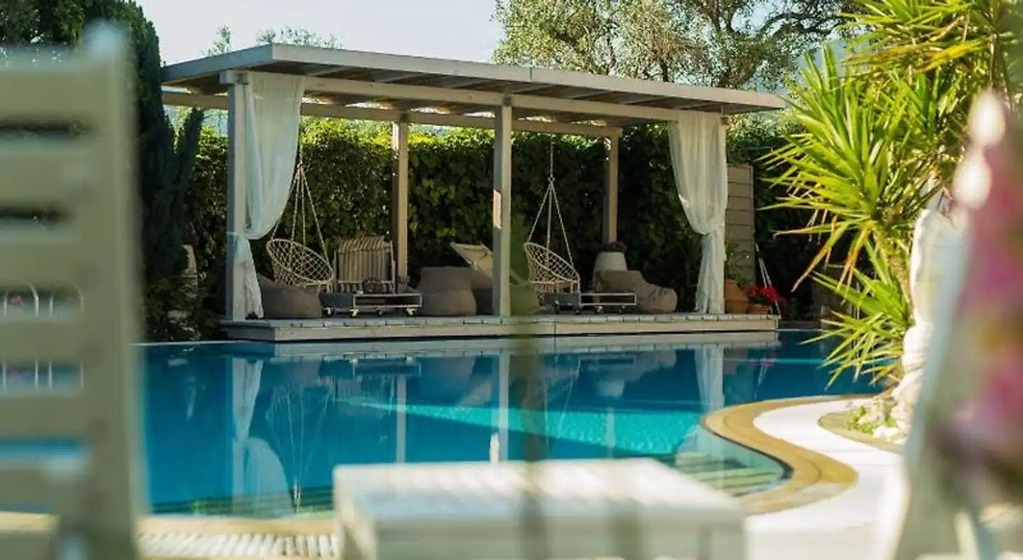 Nikoleta Luxury Villa Pool