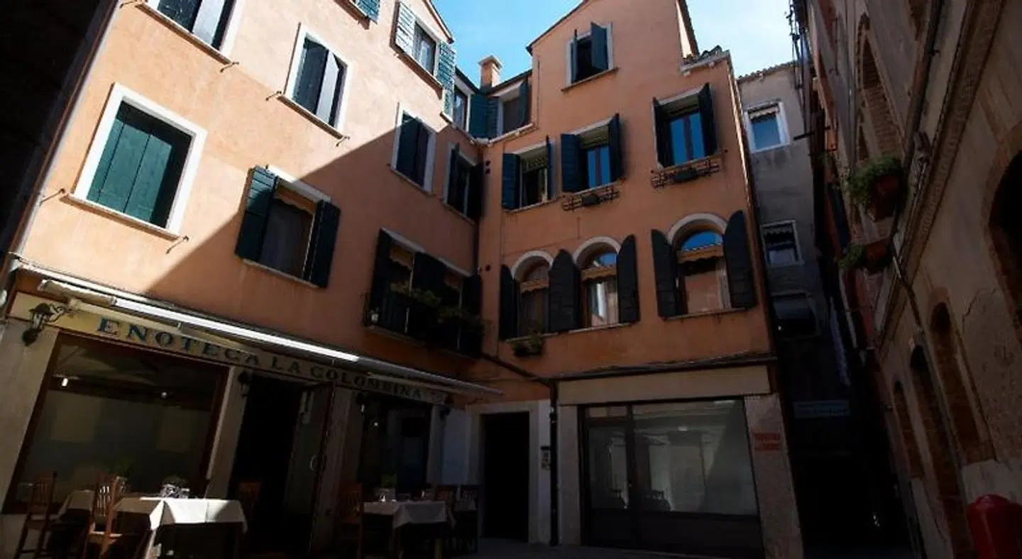 Al Portico Guest House EXTERIOR