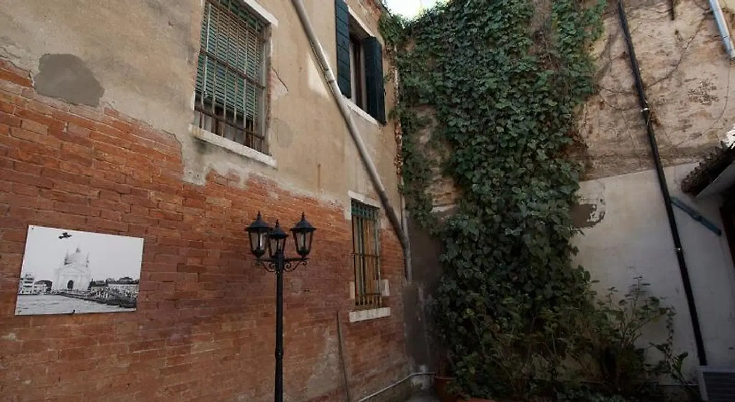 Al Portico Guest House EXTERIOR