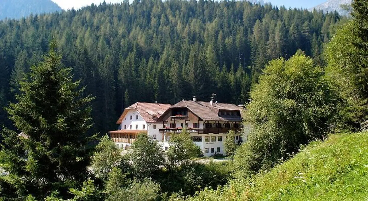 Bad Bergfall EXTERIOR