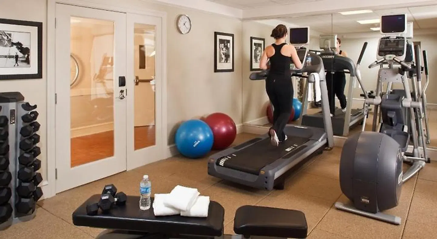 Chestnut Hill Hotel SPORTS_AND_LEISURE