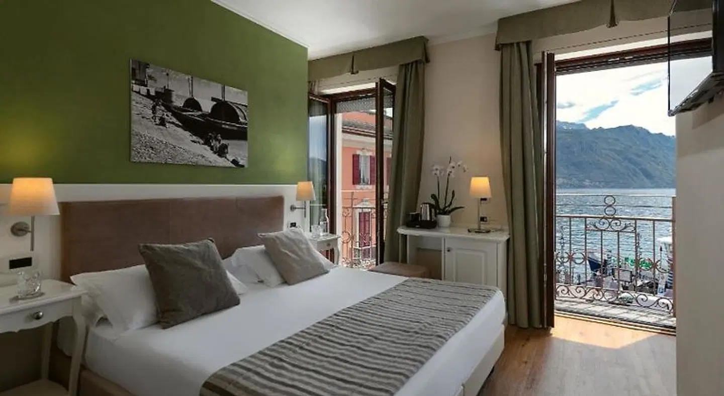 Hotel Garni Corona ROOM_EXAMPLE