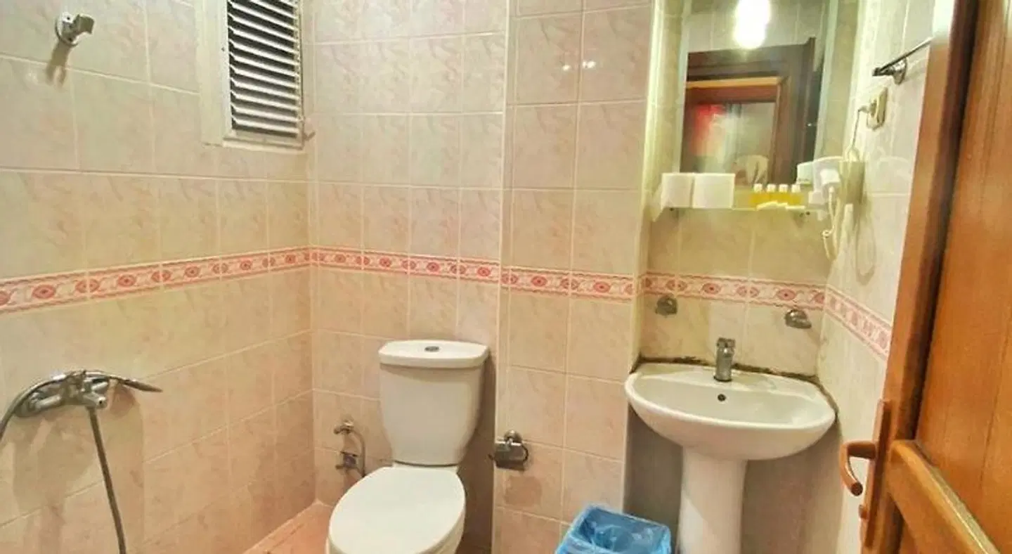Ulubat Hotel Badezimmer