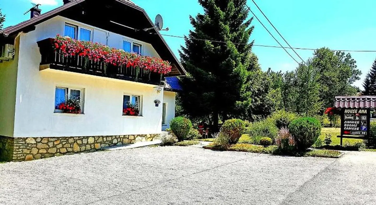 House Ana EXTERIOR