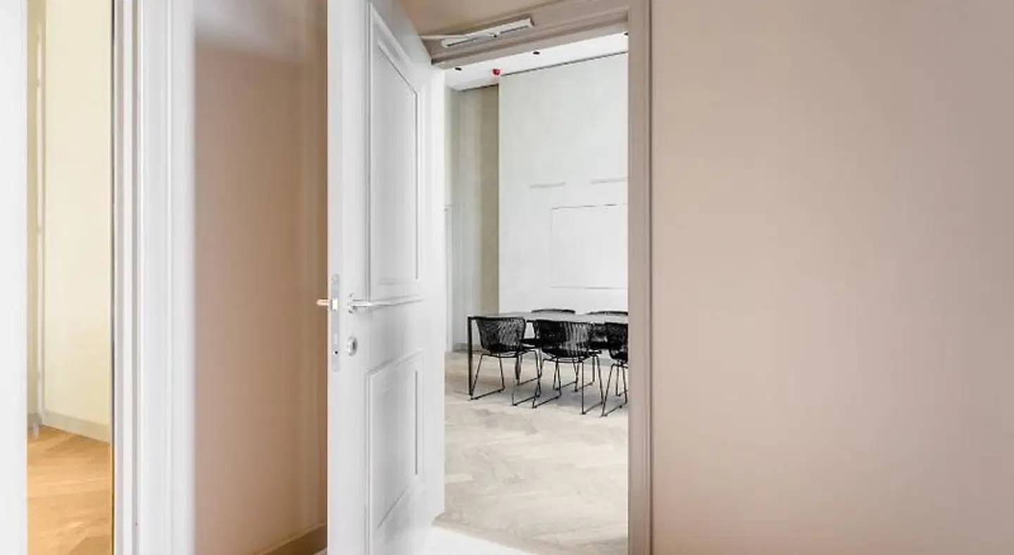numa l Lief ROOM_EXAMPLE