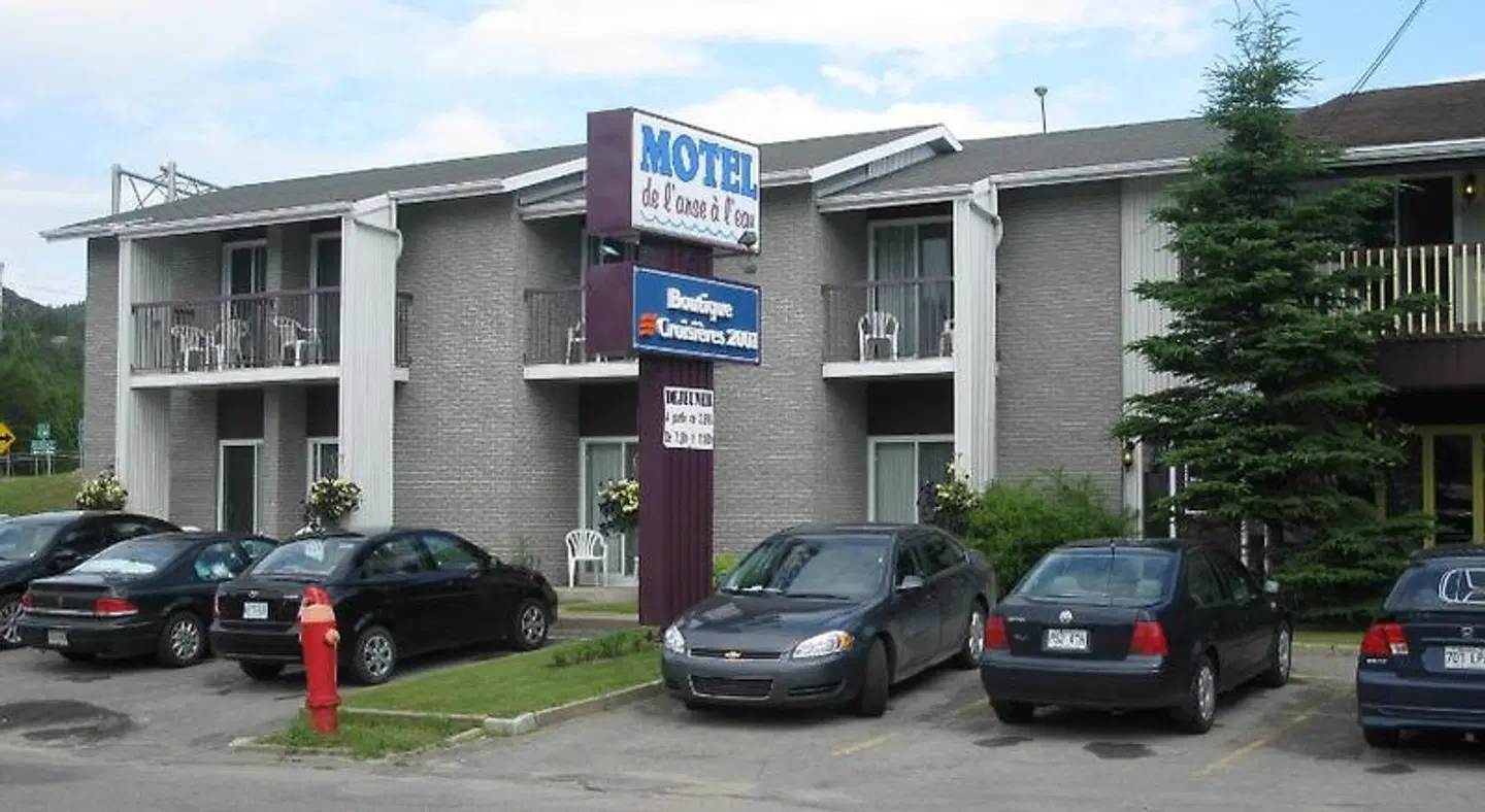 Motel de l'Anse a l'Eau EXTERIOR