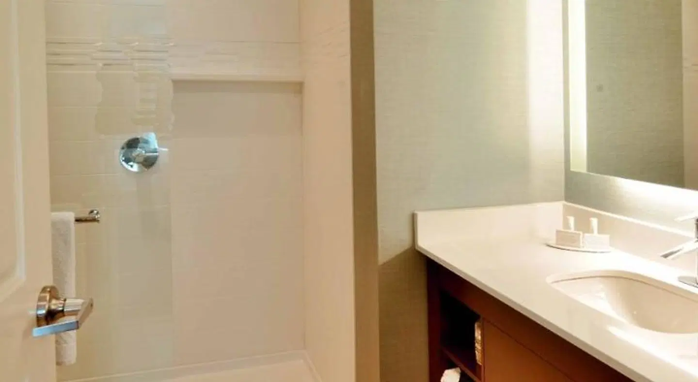Residence Inn by Marriott Omaha Aksarben Village Badezimmer