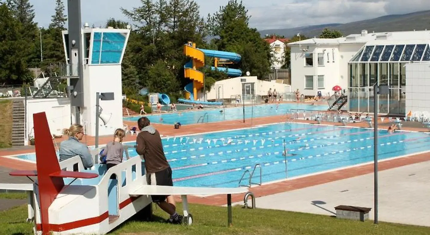 Akureyri Central Luxury House OUTDOOR_POOL