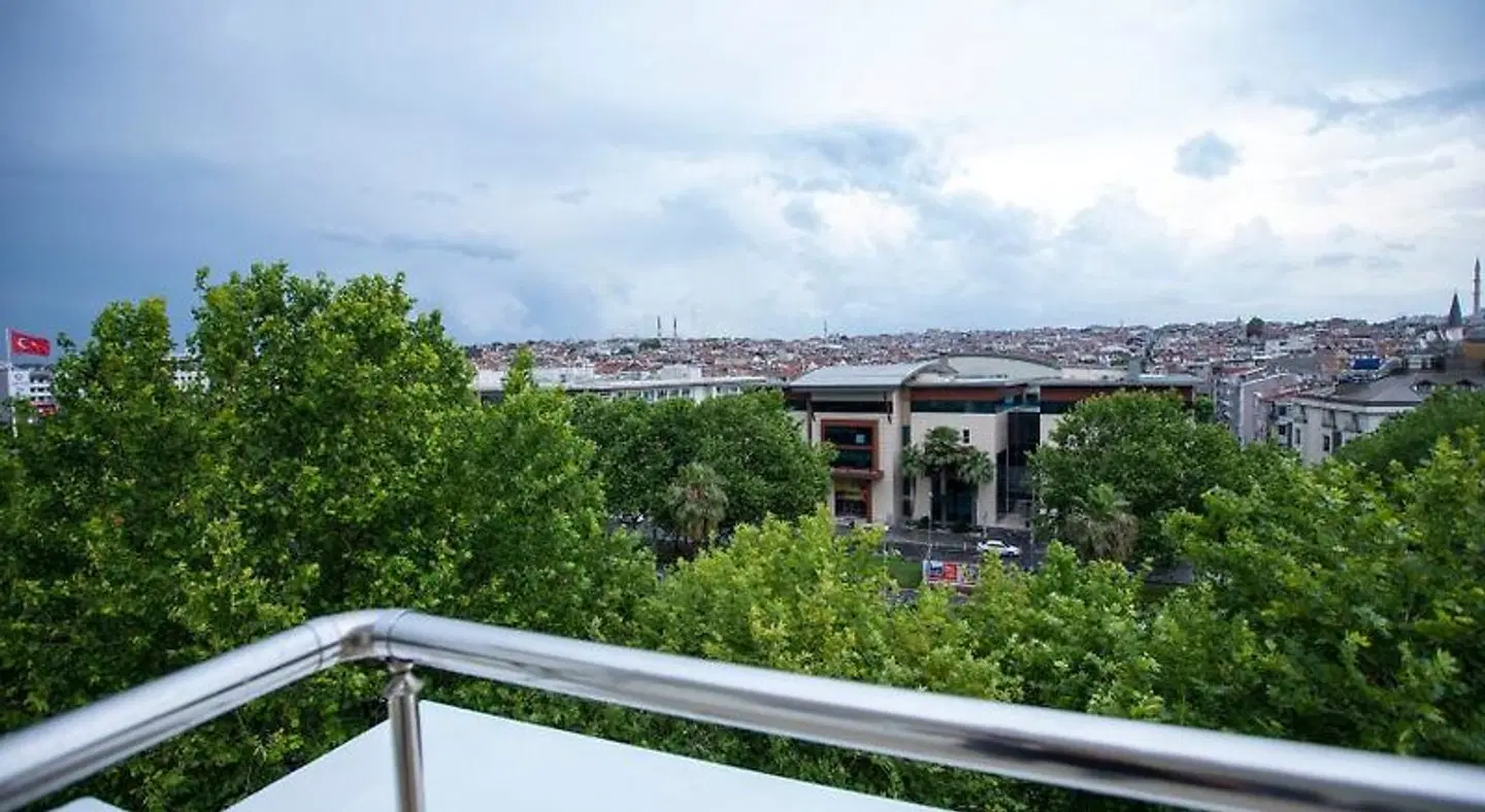 The Green Otel EXTERIOR