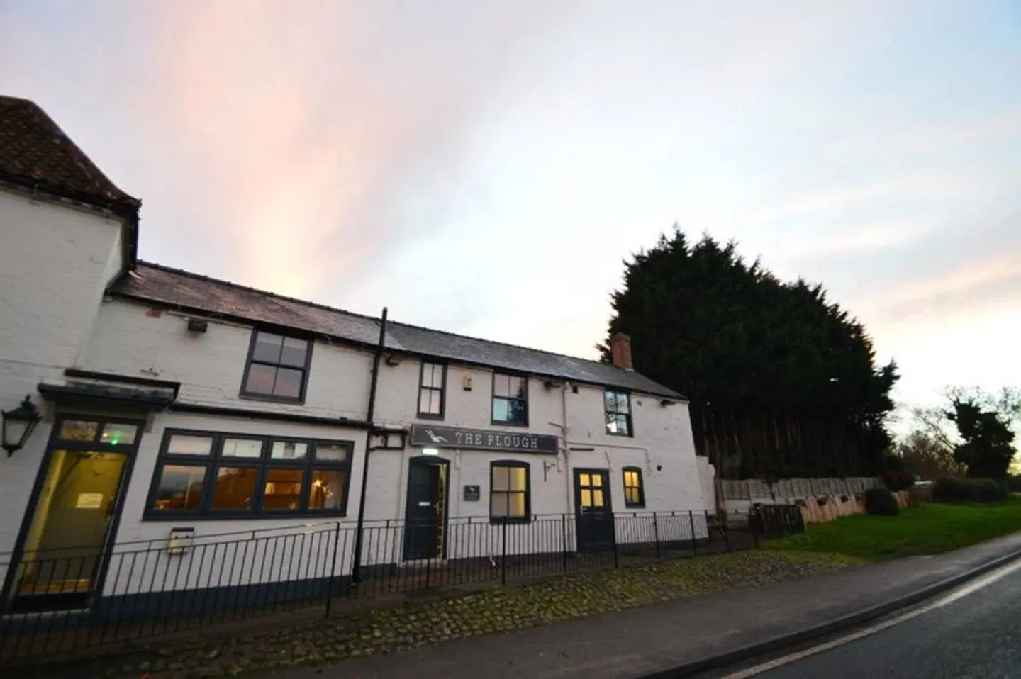 The Plough Retreat EXTERIOR