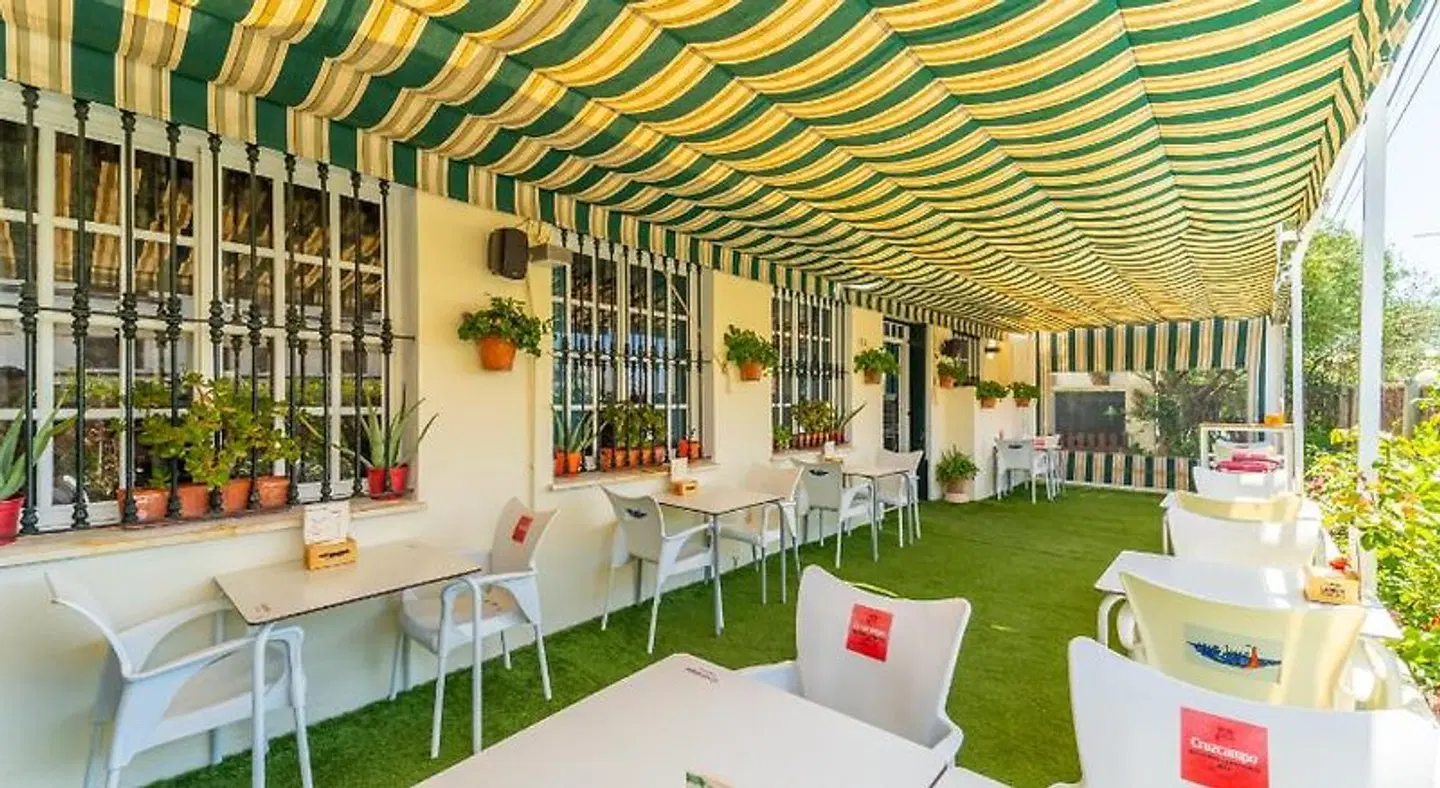 Hostal Miramar Bar