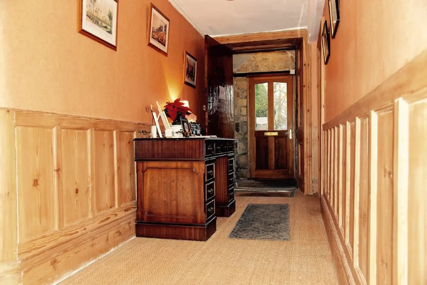 Newburgh House LOUNGE_LOBBY
