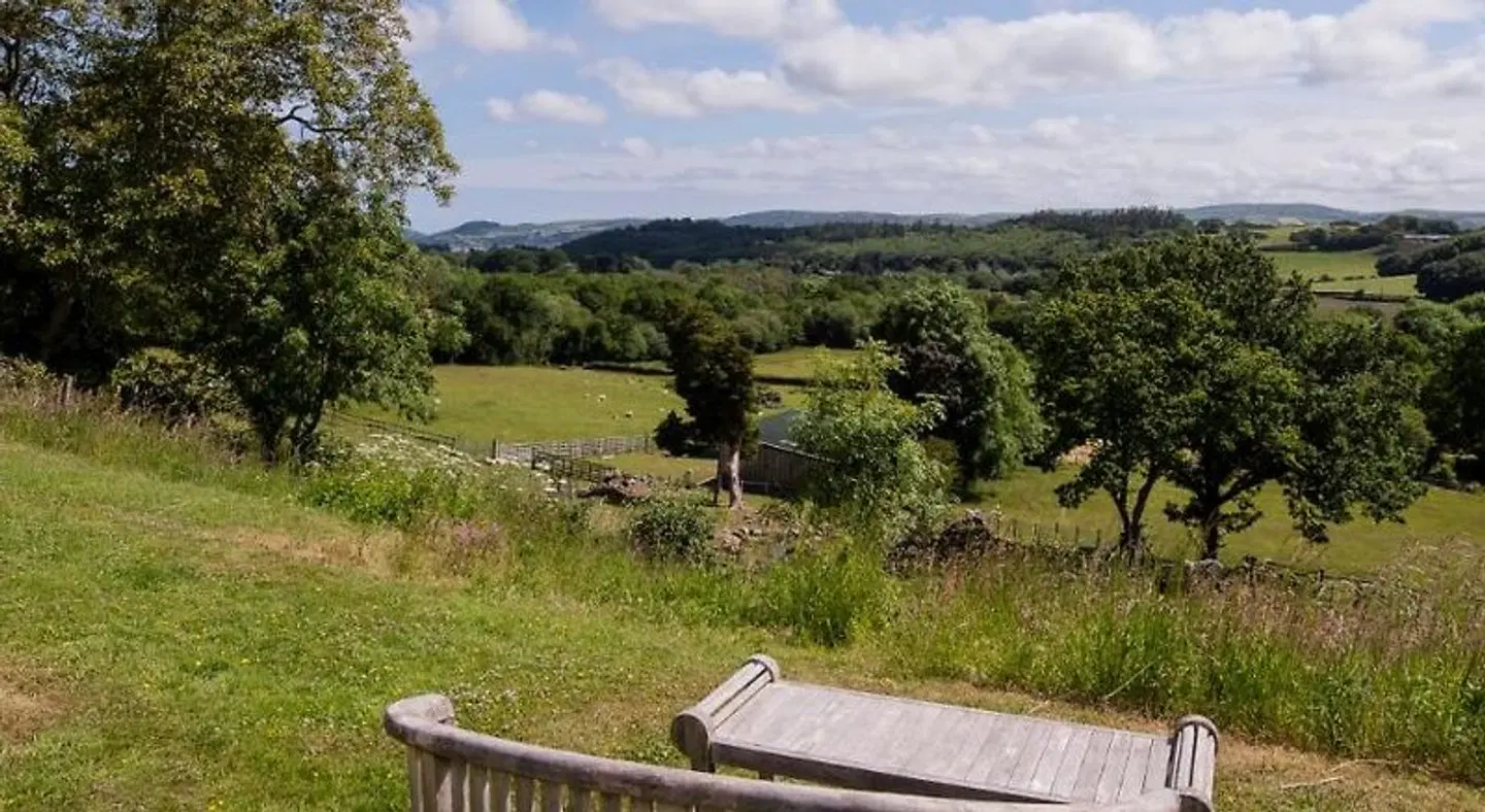 Coed Mawr Hall Bed & Breakfast LANDSCAPE