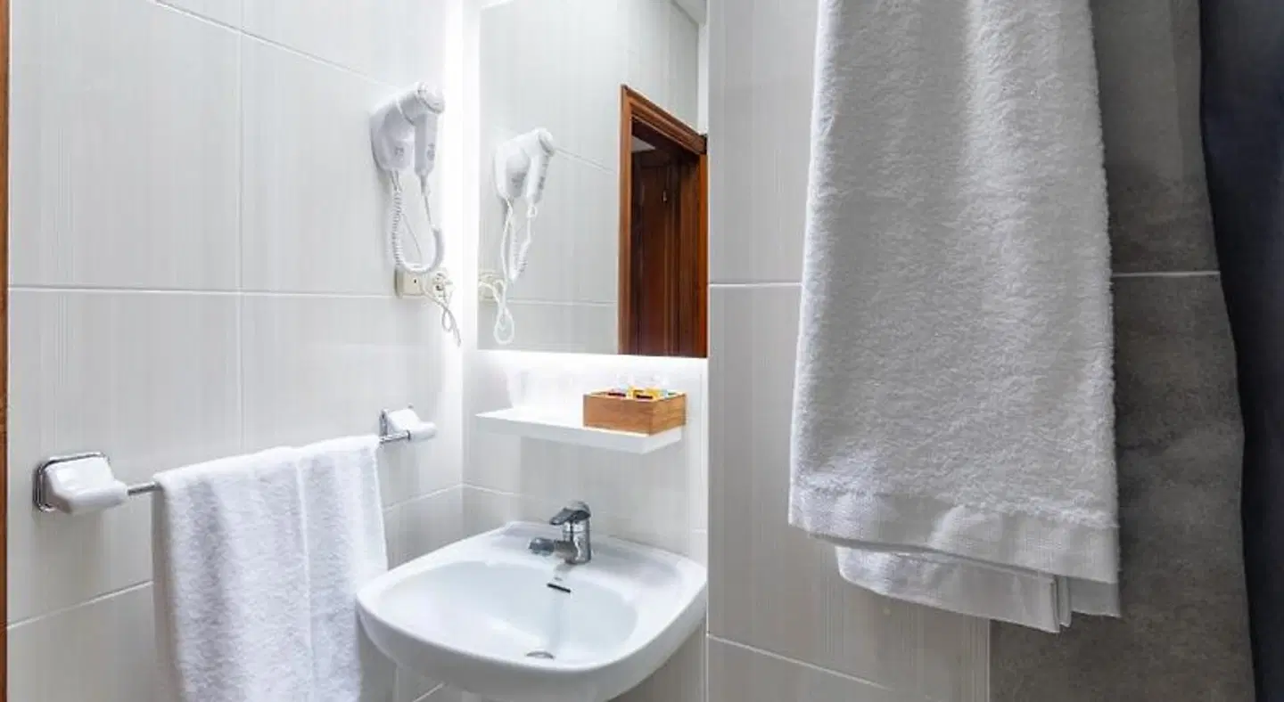 Hostal la Costa Badezimmer