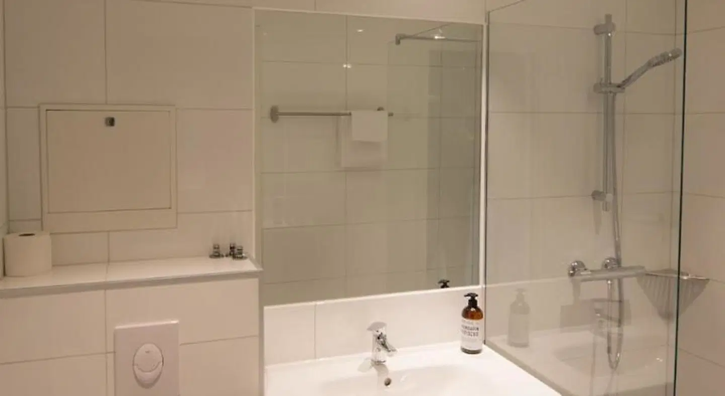 Sandnessjøen overnatting Badezimmer