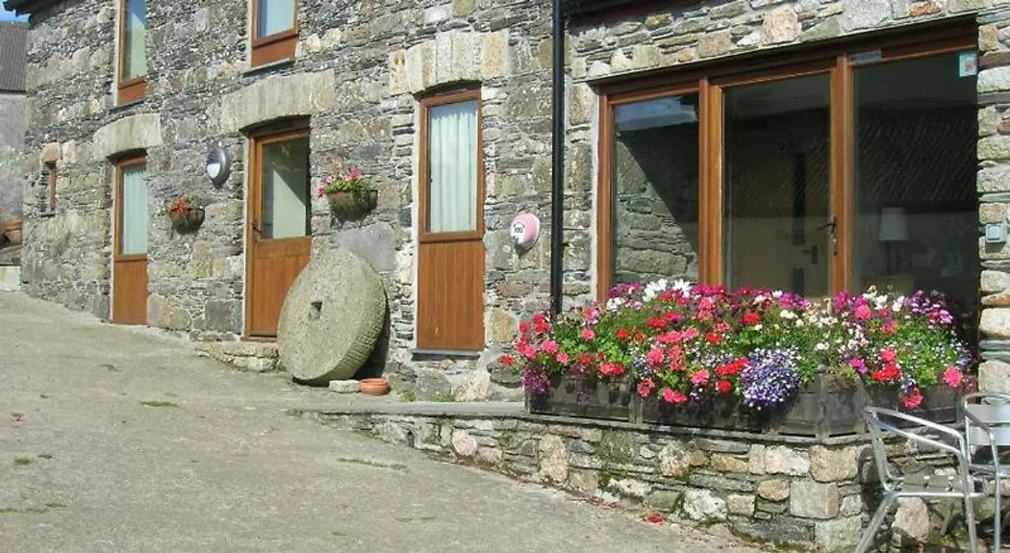 Polhilsa Farm EXTERIOR