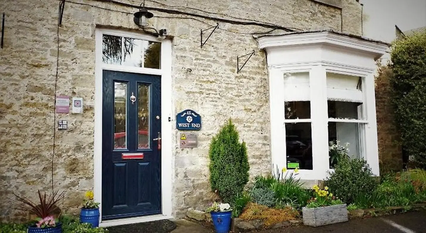 Westend Guesthouse EXTERIOR