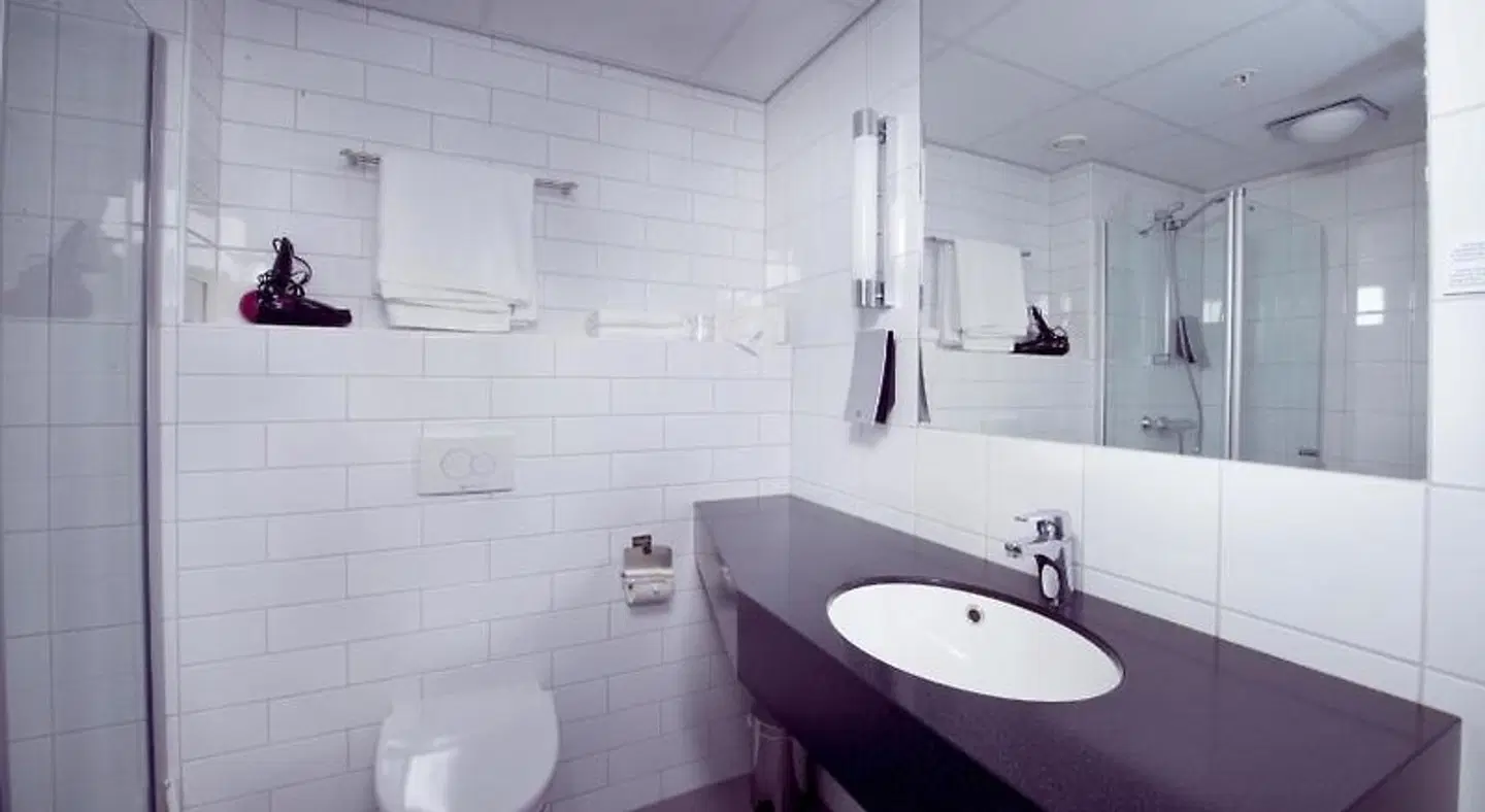 Clarion Collection Hotel With Badezimmer