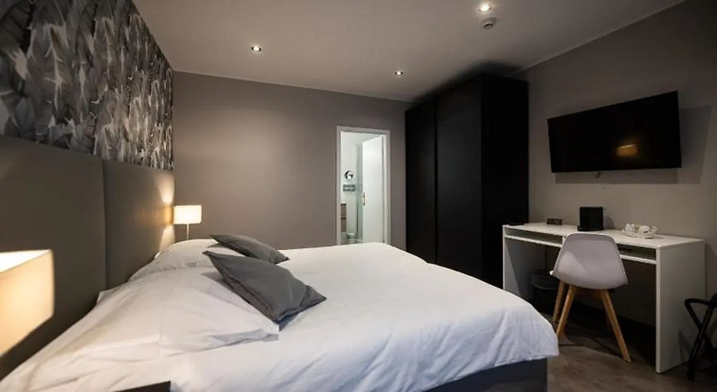 Hôtel La Reine ROOM_EXAMPLE