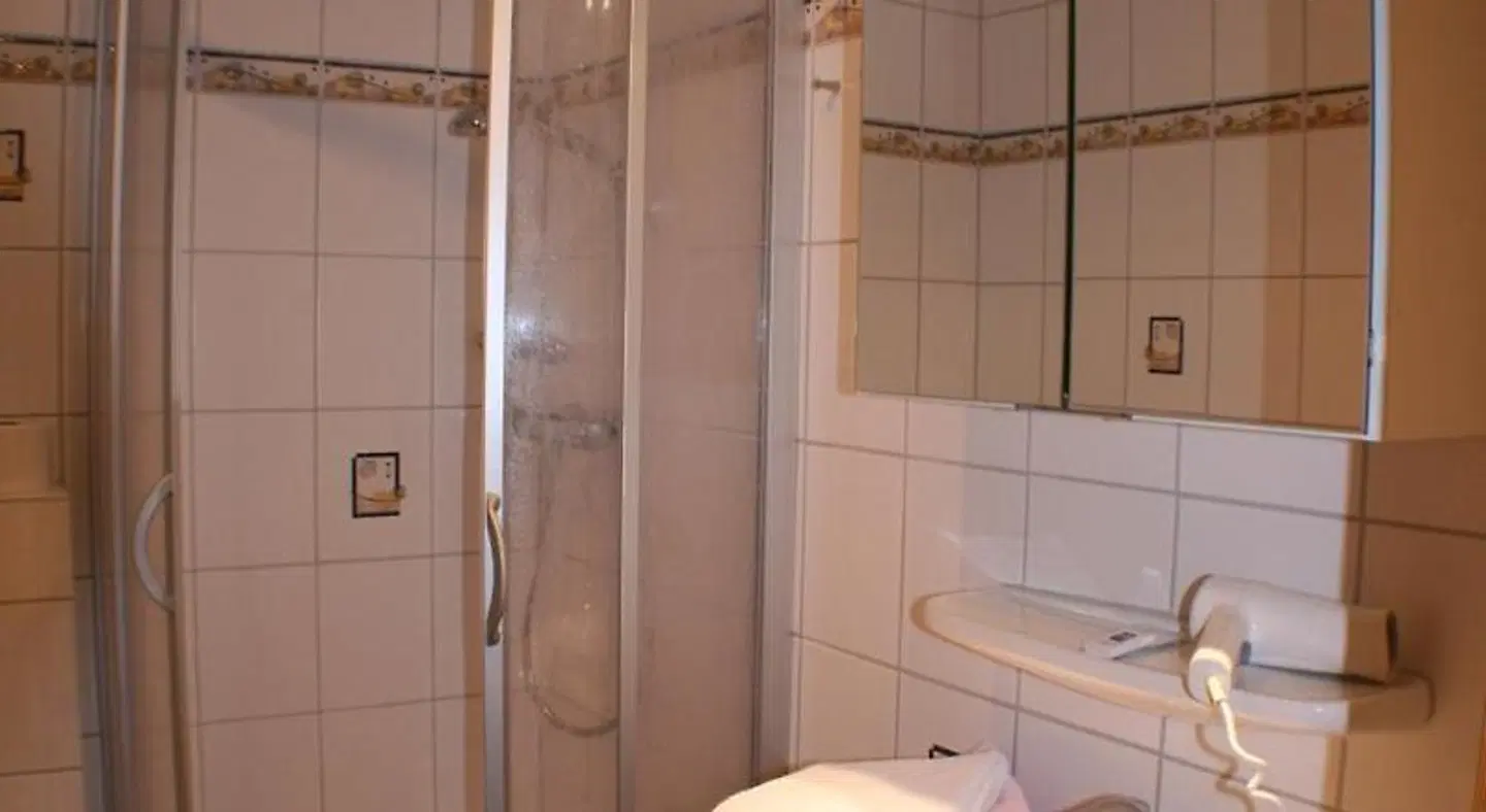 Hotel garni Zur Post Badezimmer