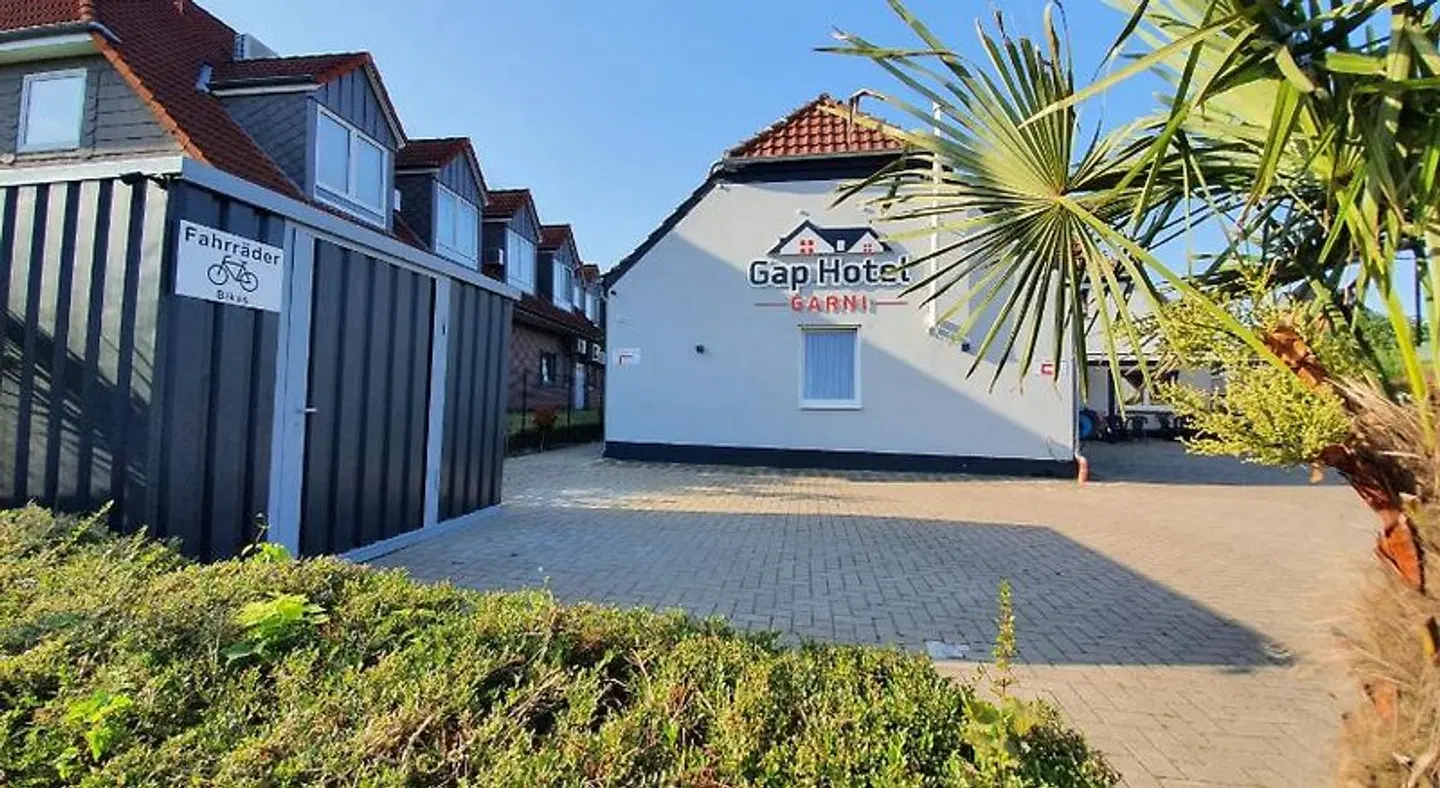 Gap Hotel EXTERIOR