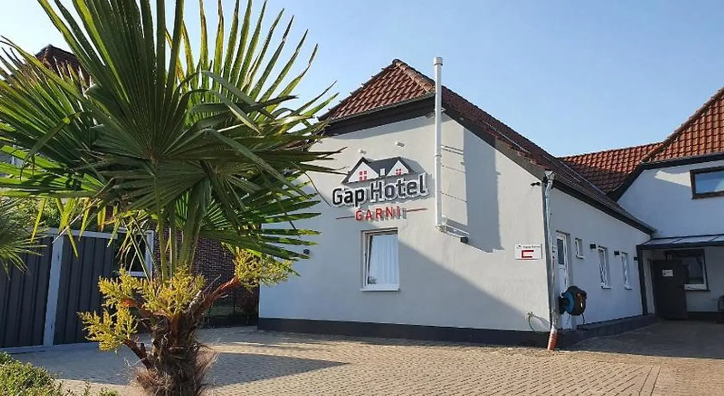 Gap Hotel EXTERIOR