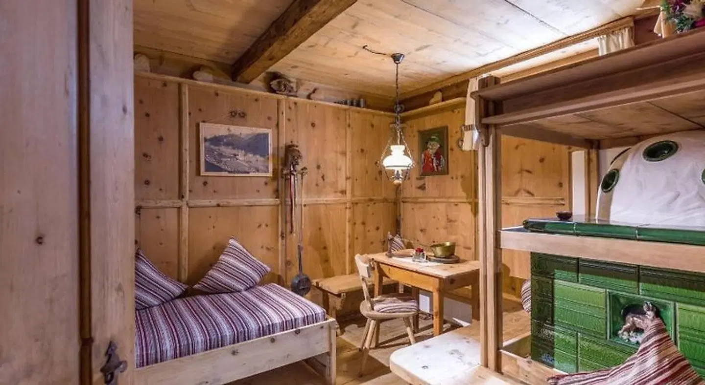 Anni ROOM_EXAMPLE