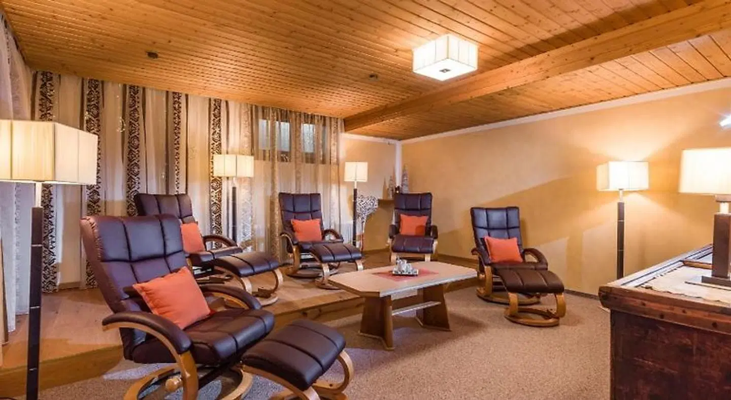 Anni LOUNGE_LOBBY