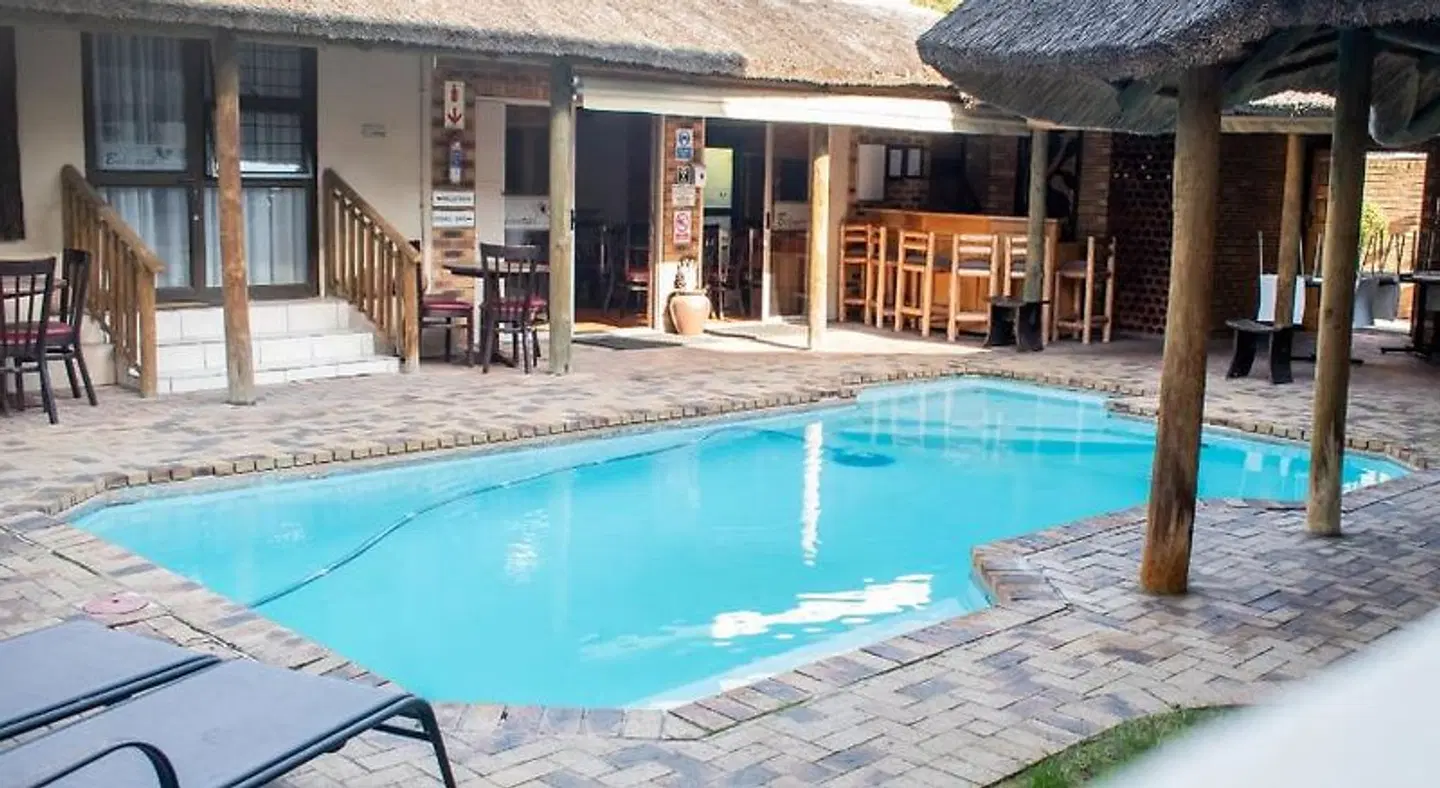 Balmoral Lodge OUTDOOR_POOL