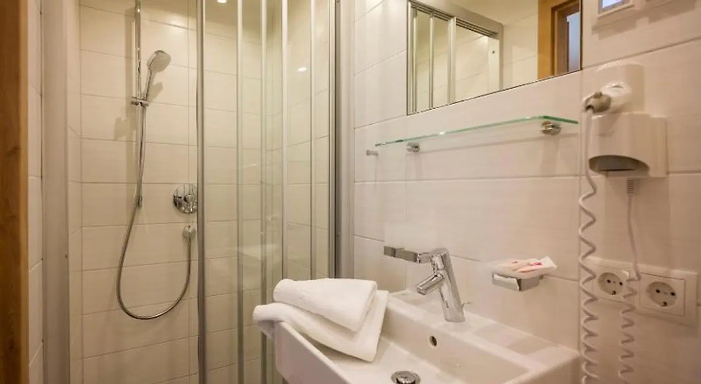 Hotel Garni Nill Badezimmer