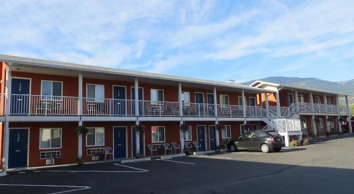 Cactus Tree Inn EXTERIOR