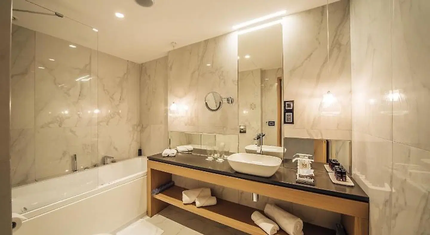 Maestral Resort & Casino Badezimmer