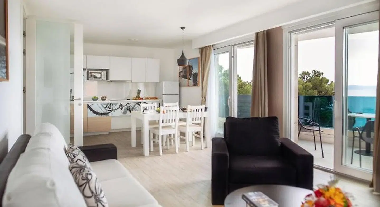 City Beach Apartments ROOM_EXAMPLE