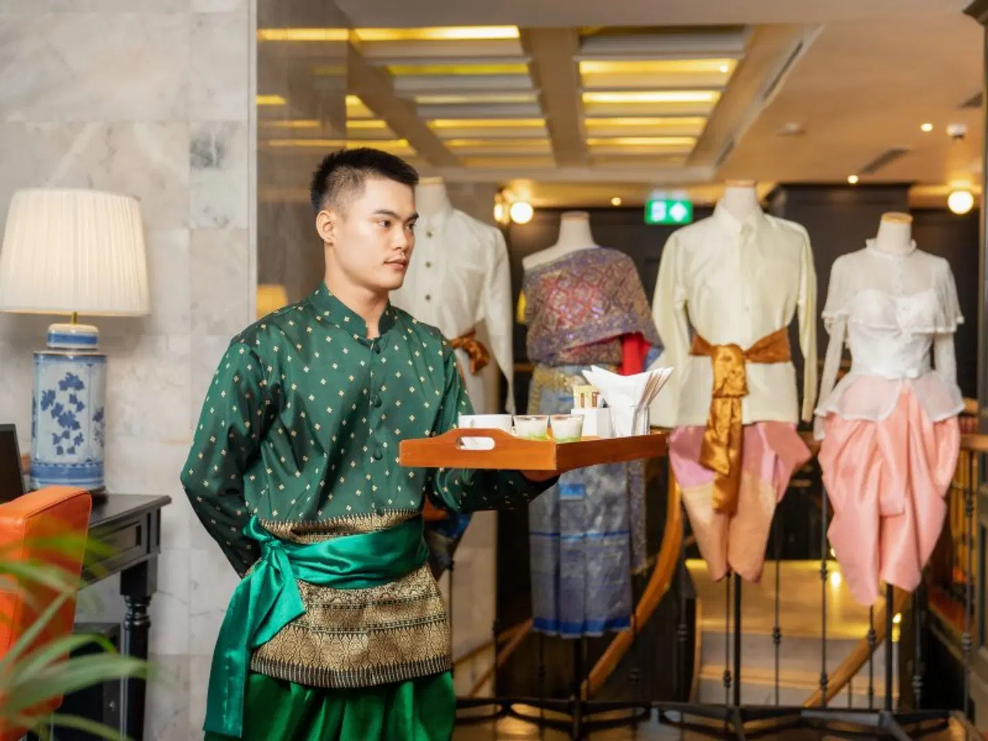 Akara Hotel Bangkok PEOPLE