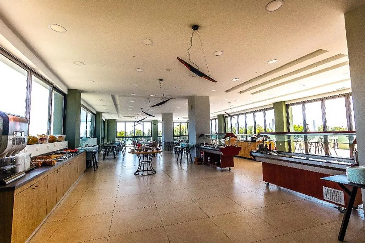 Ampelia Seaside Resort Bar