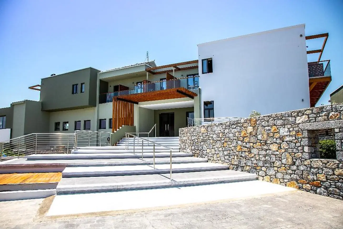 Ampelia Seaside Resort EXTERIOR
