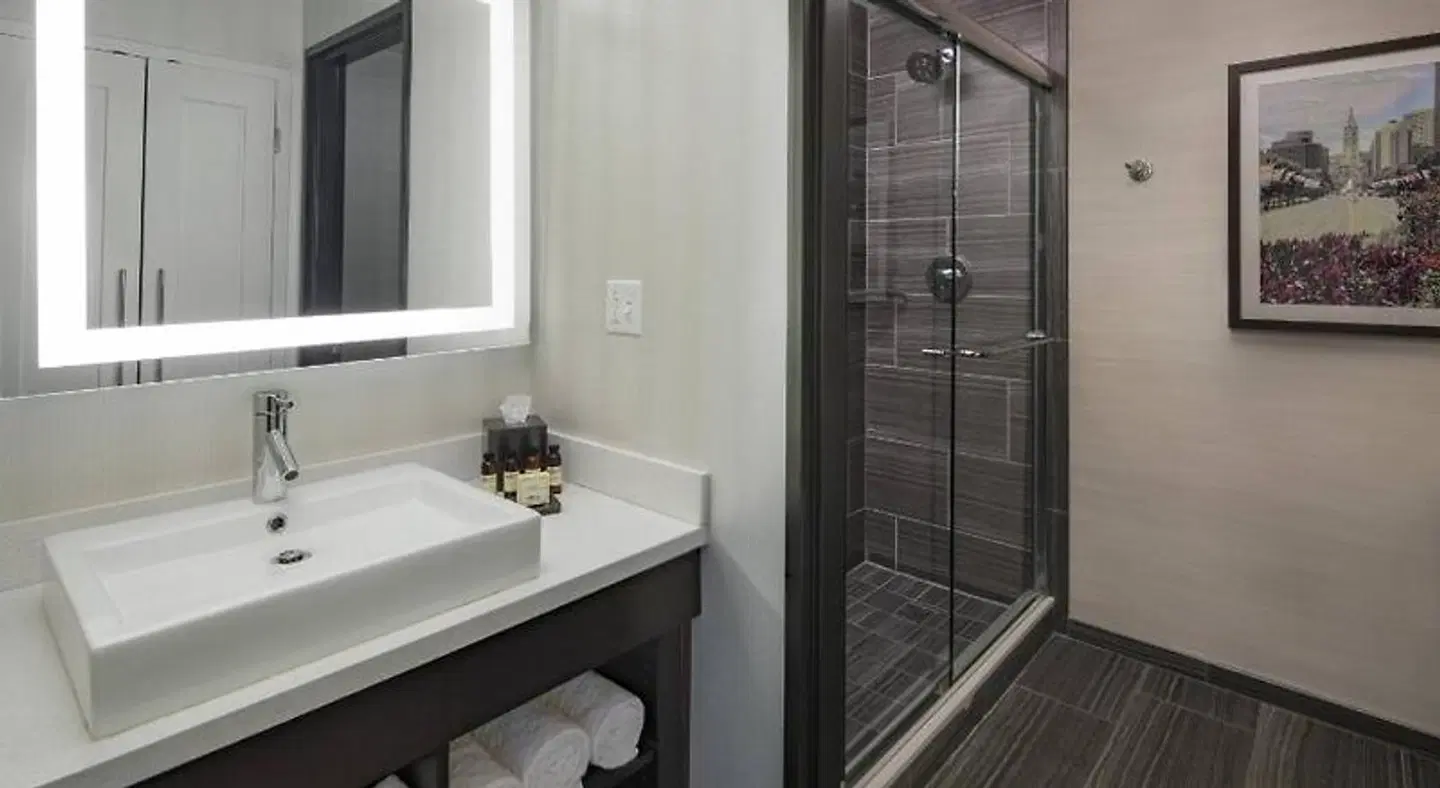 The Notary Hotel, Autograph Collection Badezimmer