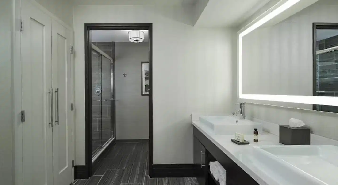 The Notary Hotel, Autograph Collection Badezimmer