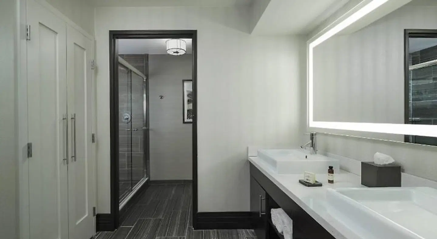 The Notary Hotel, Autograph Collection Badezimmer