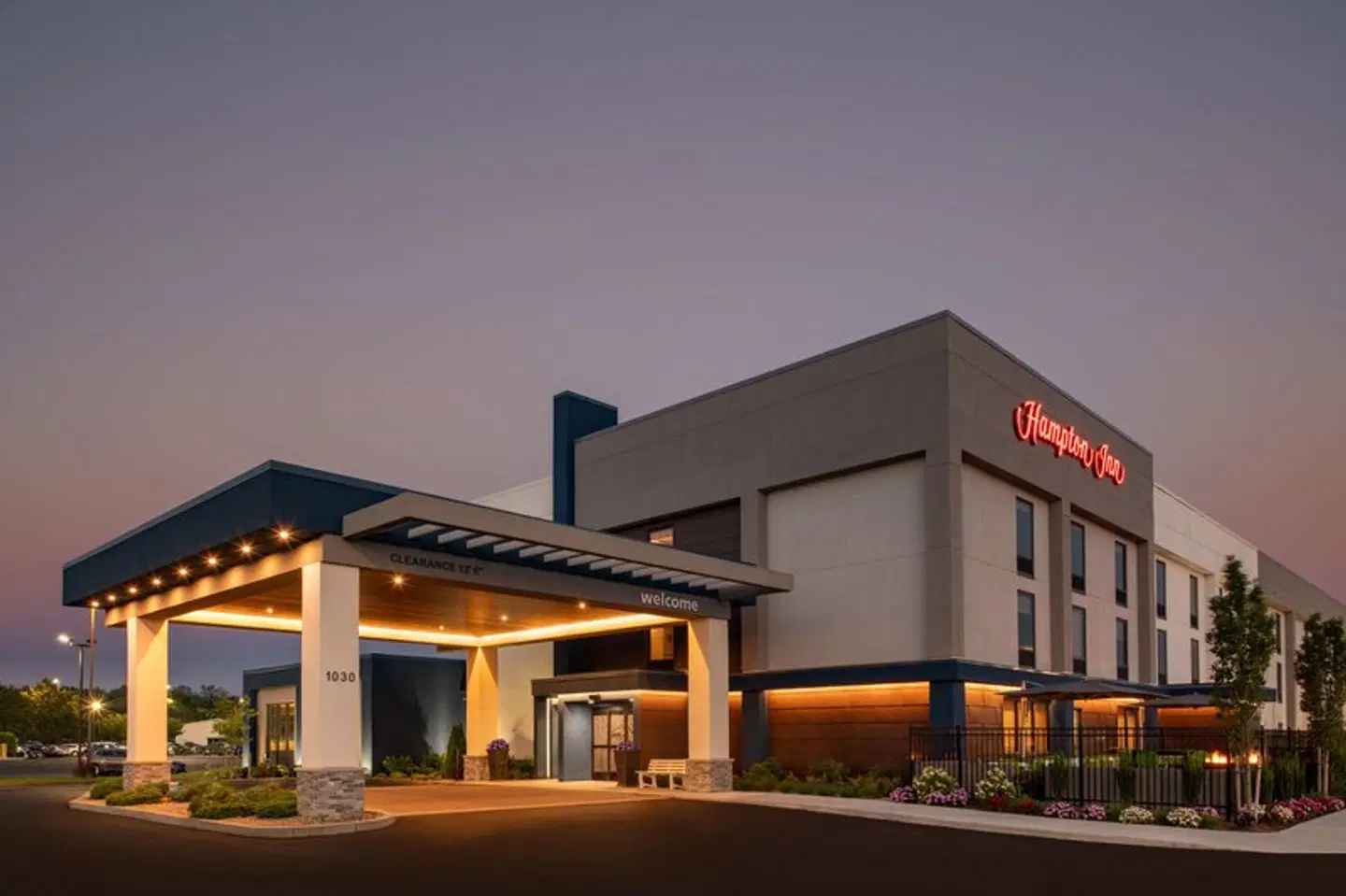Hampton Inn Seekonk EXTERIOR