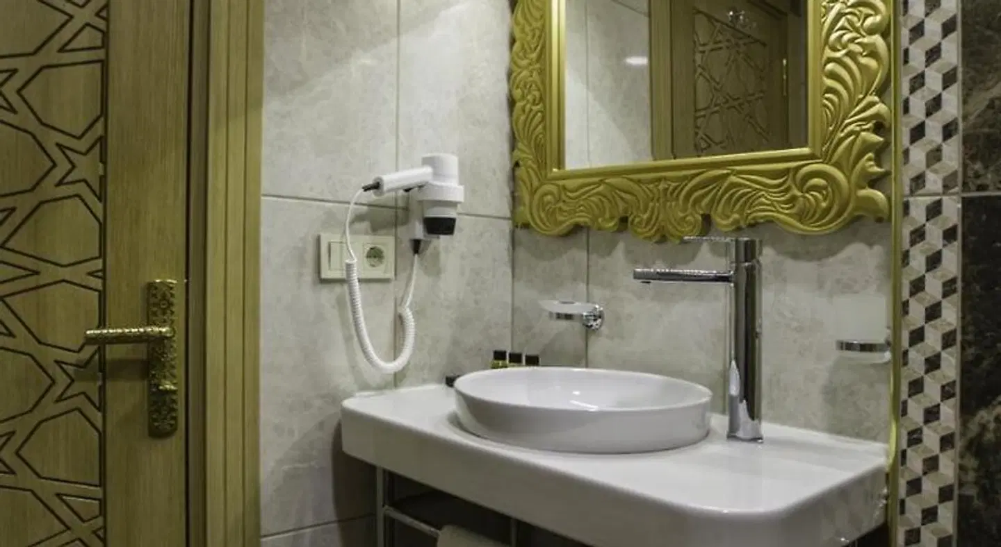 Empire Suite Hotel Badezimmer